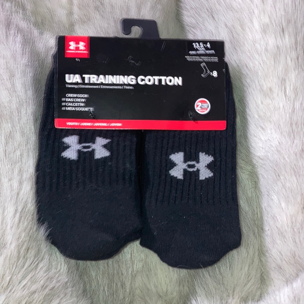 New Under Armour Black crew socks 13.5 - 4 youth 8